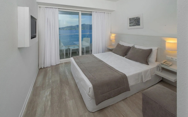 The Beachfront Hotel Adult Only 16 Plus