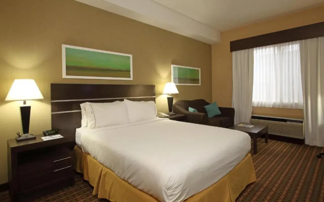 Holiday Inn Express & Suites - Vernon by IHG