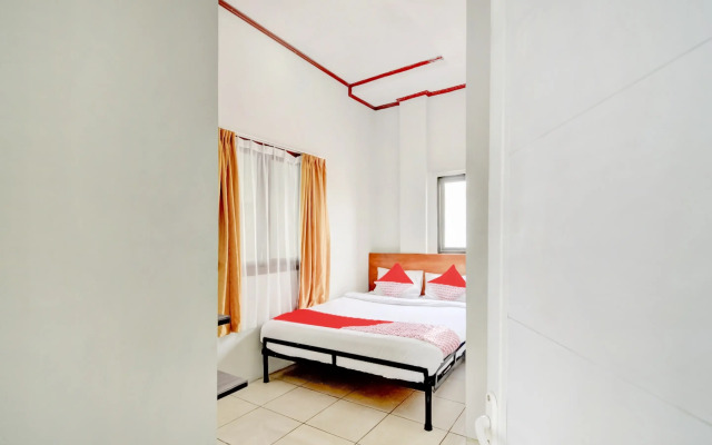 OYO 90048 Teratai Bekasi Guesthouse