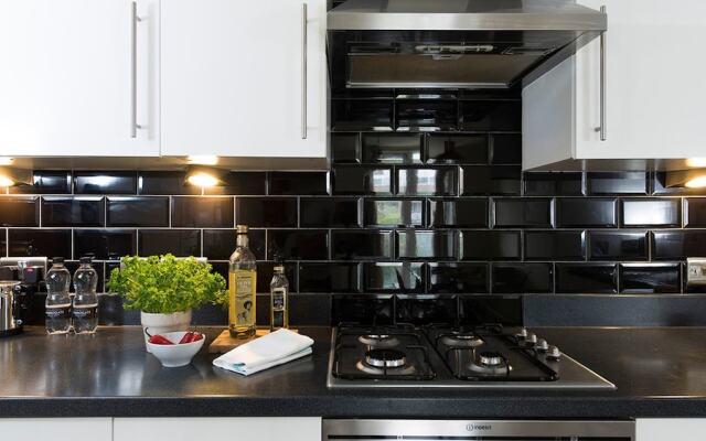 Bright and Spacious 2BR Flat in East London