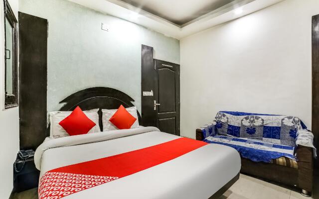 OYO 70020 Hotel Geetanjali Inn
