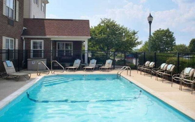 MainStay Suites Columbus Worthington
