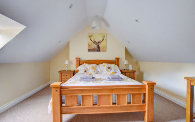 Holiday Home Bwthyn yr Onwydden
