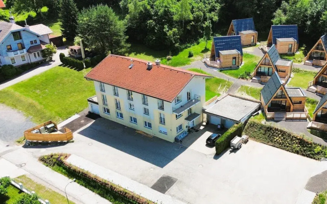 Mountains&Lakes – Chaletdorf & Apartments