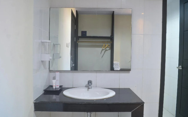 Hotel Grand Pacific by OYO Rooms