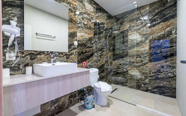 Bamboo Suites Adults Only