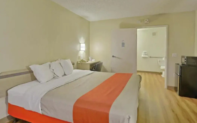 Motel 6 Maple Shade Township, NJ - Philadelphia - Mt Laurel