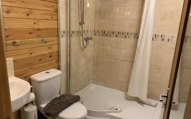 Southernwood - Garden Lodge 7