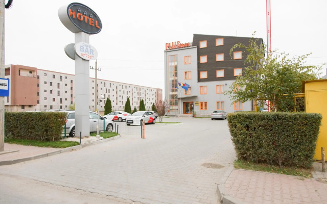 Plus Hotel