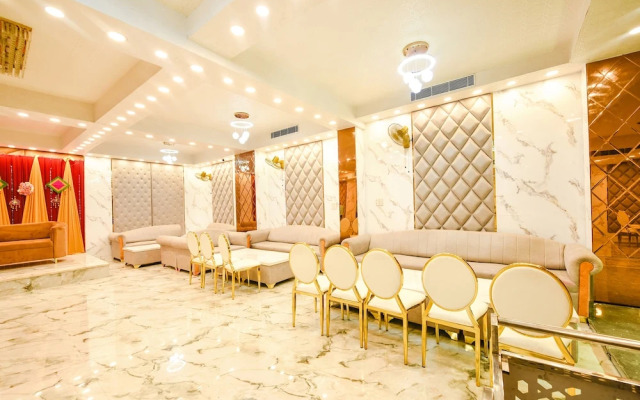 Fabhotel Royal'S Paradise