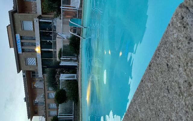 Logis Hotel Le Clement V