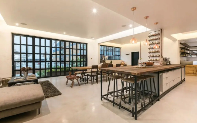 2nd Floor Fox Street Studios