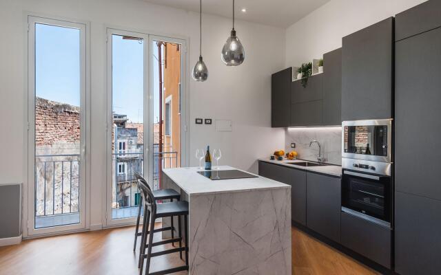 Etnea Modern Apartment
