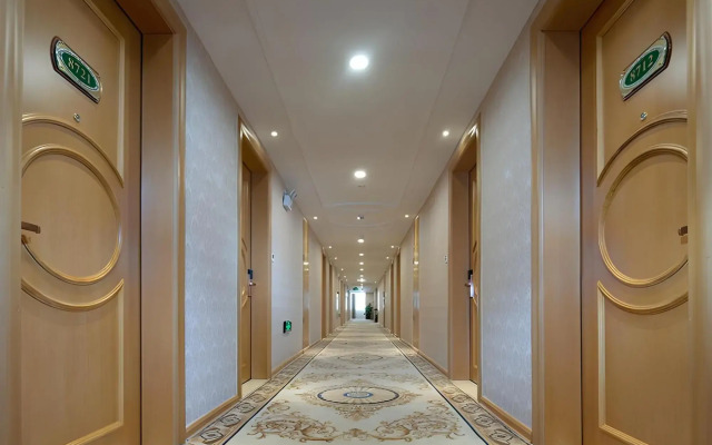 Vienna Hotel (Rong County Guinan Road)