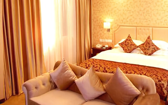 Four Seasons Holiday Hotel