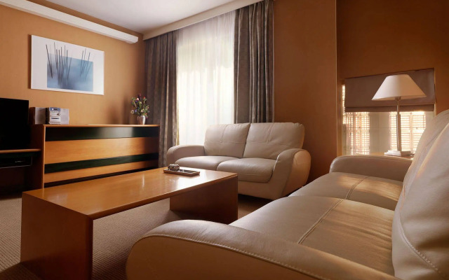 Blazer Suites Hotel