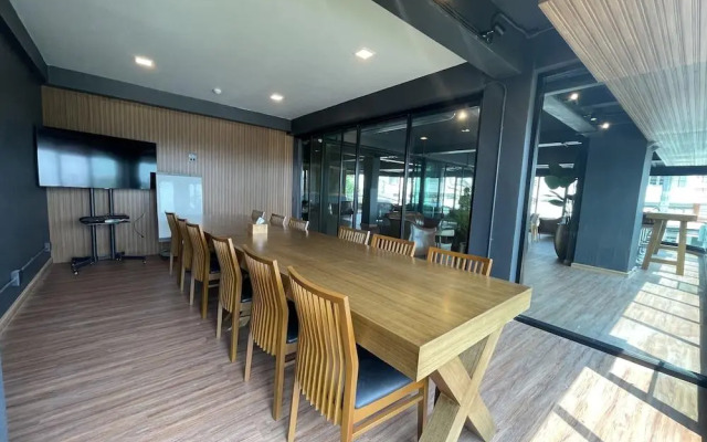 The Bedrooms Maeklong Service Apartment