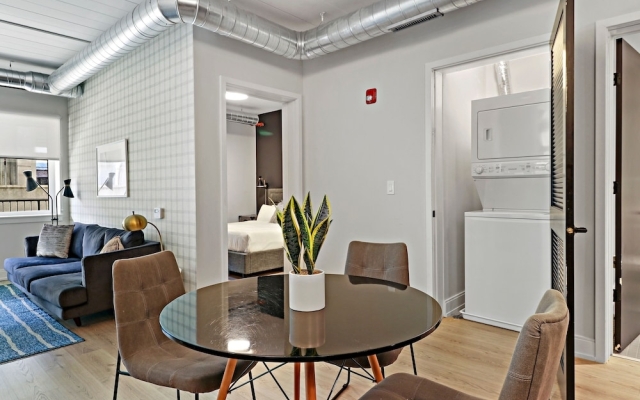 Enticing 1BR & 1BA Apartment in Belmont