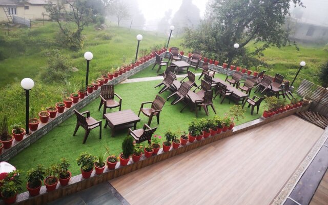 Dal Lake Resort