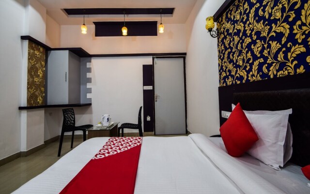 OYO 28253 Jmd Palace