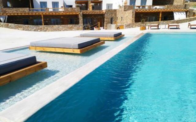 THA-LIA Myconian Suites and Studios
