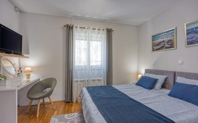 Small Holiday Home Jakara 5