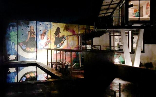 Cabane Container Hotel - Adults Only