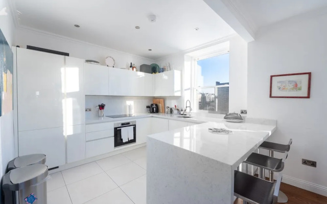Bright Belgravia Home by Underthedoormat