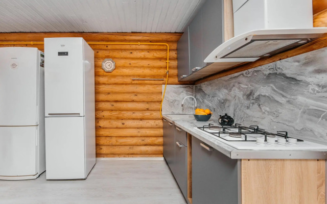 House Izbushka (Zhiloj dom)