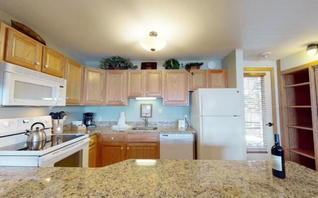 Laurelwood Condominiums Studio Premier Unit 405