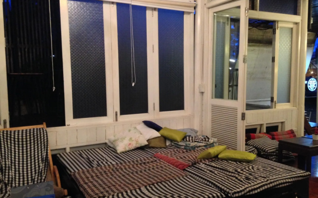 At Casa Guesthouse Amphawa