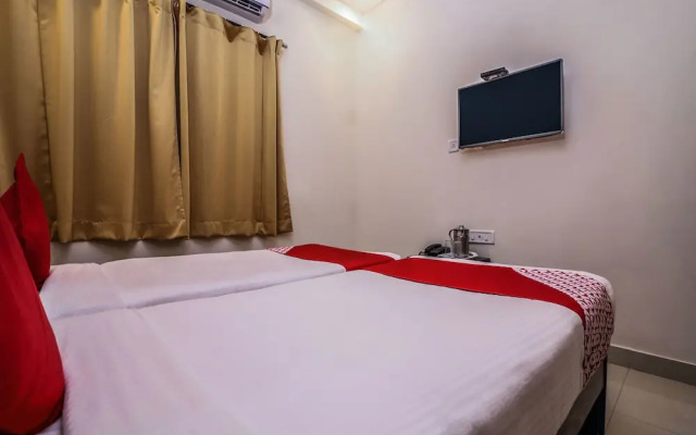 OYO 15928 Hotel Midtown