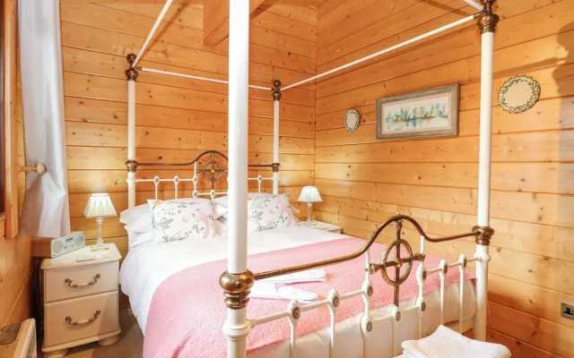 Woodpecker Lodge