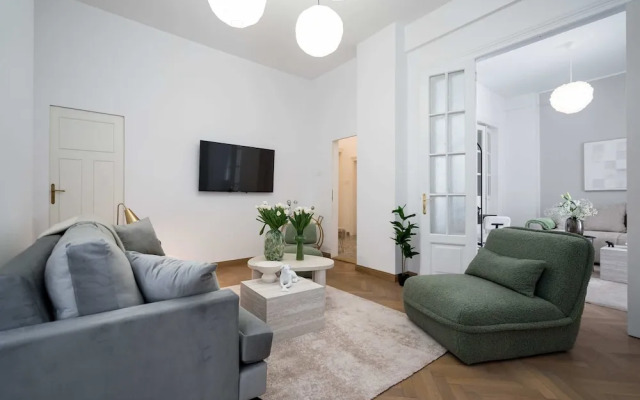 Stunning 3BR Apartment in Bucharest