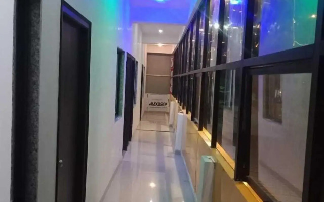 Hotel Kirti Palace