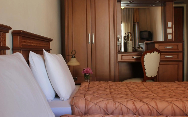 Famissi Hotel