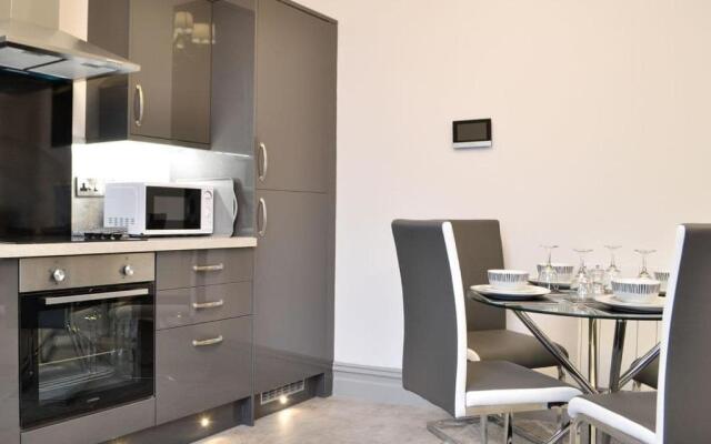 Grosvenor House Apt 3