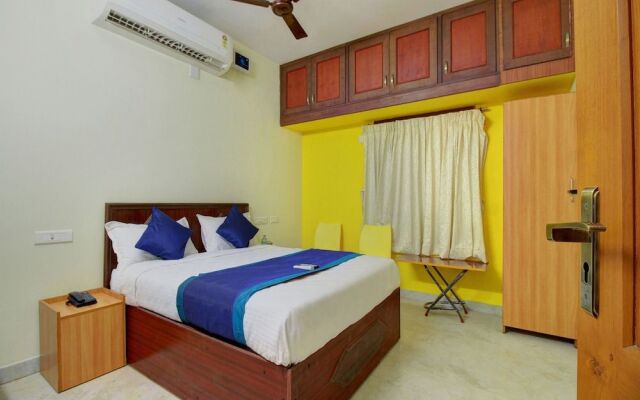 OYO 15427 Hotel Apple Grand
