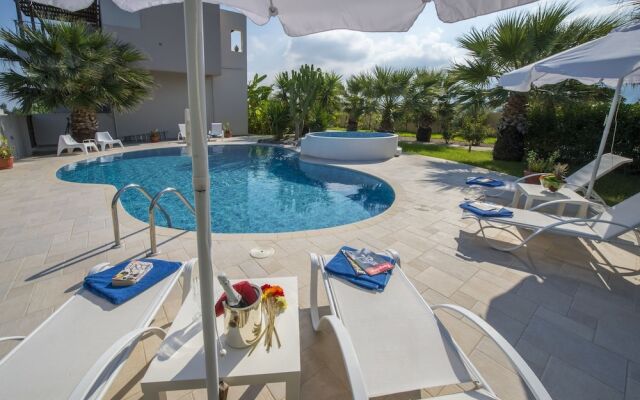 "xenos Villa 2. With 5 Bedrooms , Private Swimming Pool, Near the sea in Tigaki"