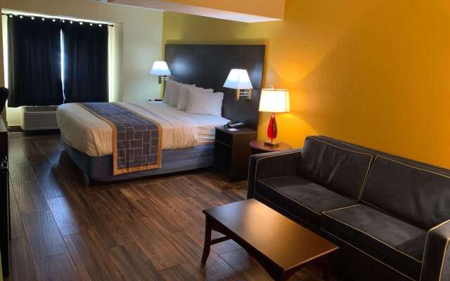 Days Inn & Suites by Wyndham Tampa/Raymond James Stadium