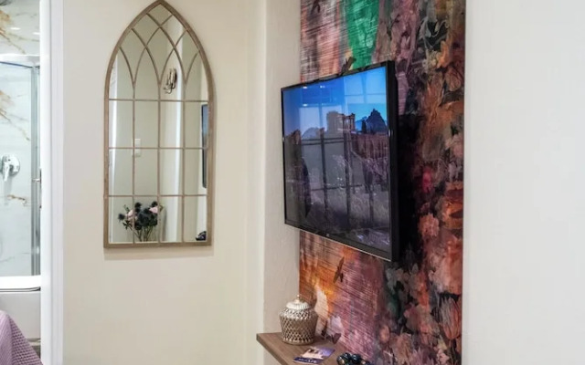 Romantic Studio under Acropolis