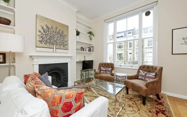 Elegant Earl s Court Flat by Underthedoormat