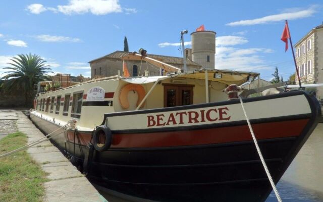 Barge Beatrice cruises on the Canal du Midi