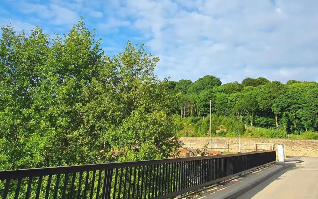 Lovely home close to City Center & Rail Station