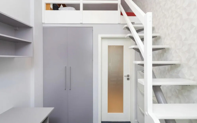 Apartment With a Mezzanine by Renters