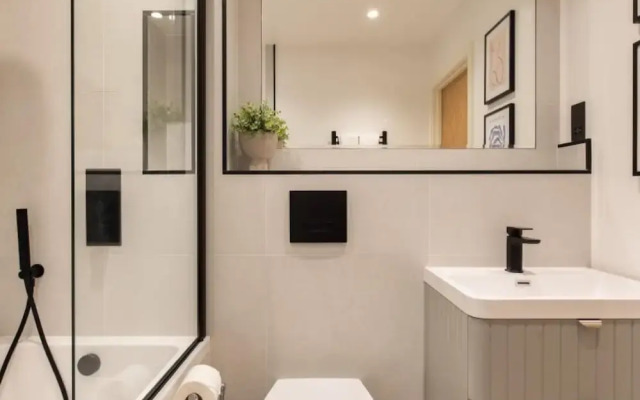 The Wembley Hideout - Stylish 2bdr Flat With Balcony