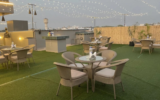 Saltstayz Premier – Cyber Hub