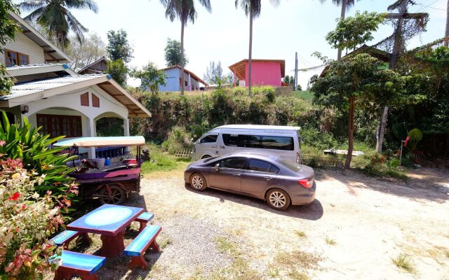 Bamboo Hut Bungalow-Adults Only