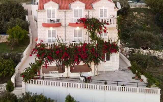 Villa Bouganvillea - sea View & Garden - A3 Comfort