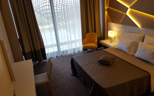 Nyota Hotel & Conference Center